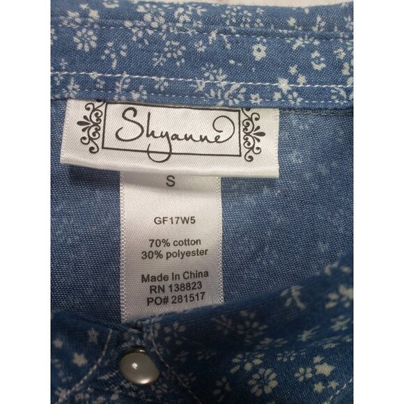 Shyanne Girls Size Small Western Style Button Front Blouse Blue Floral And Lace - Picture 2 of 5